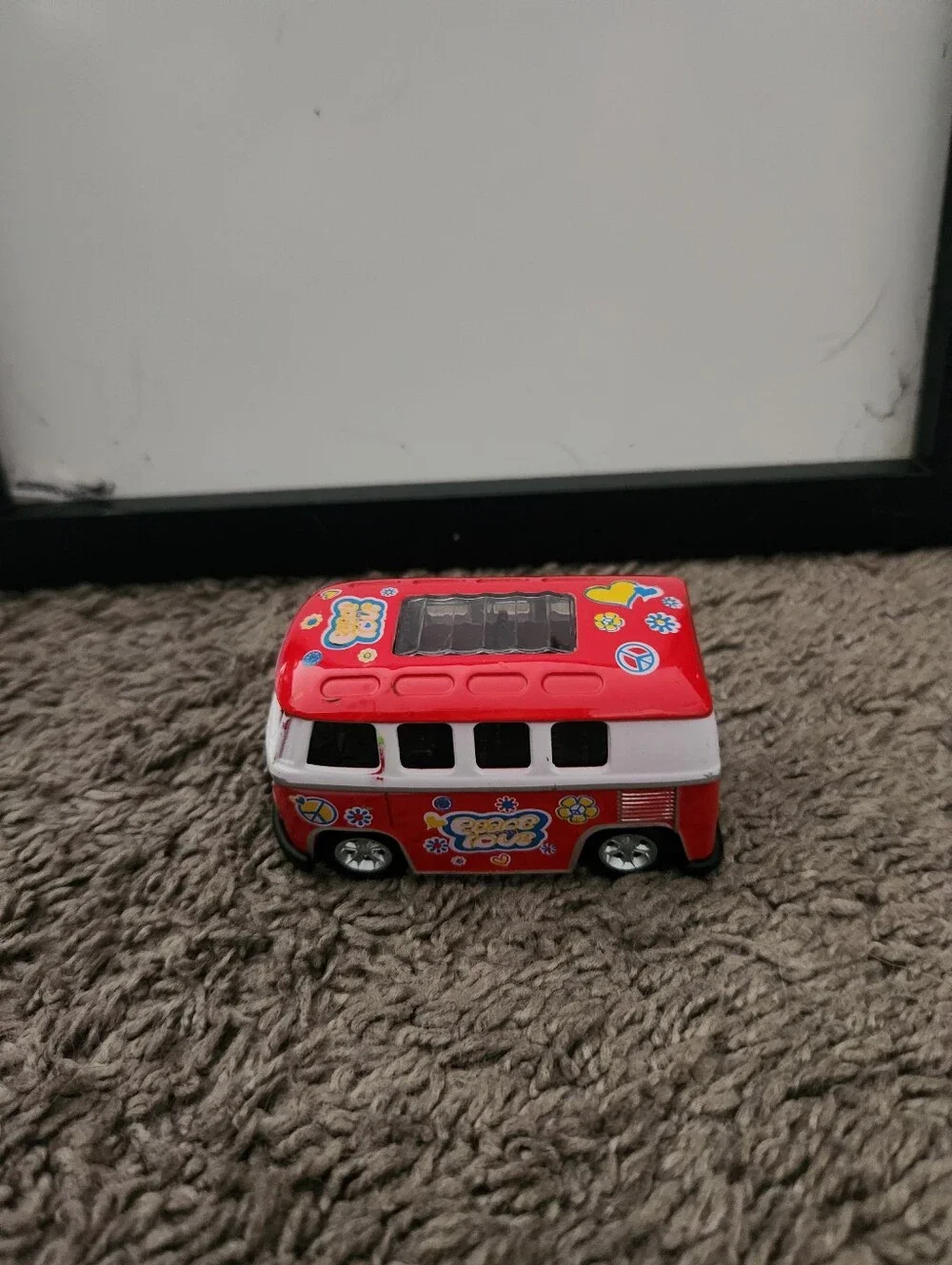 Kinsmart 1962 Volkswagen Classic Bus